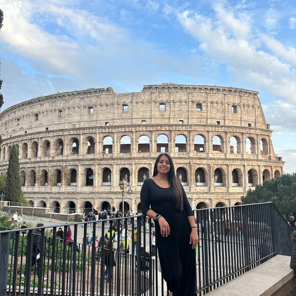 Meet Your Posher - Maria - Picture 4 of 5